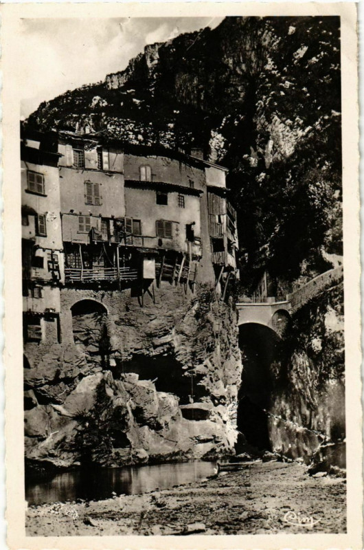 Carte postale ancienne Pont-en-Royas - Maisons Suspendues France à Royas