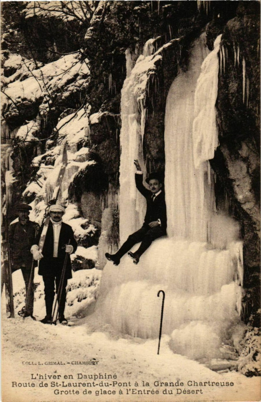 Carte postale ancienne L'Hiver en Dauphine - Route de Saint-Laurent-du-Pont France à Saint-Laurent-du-Pont