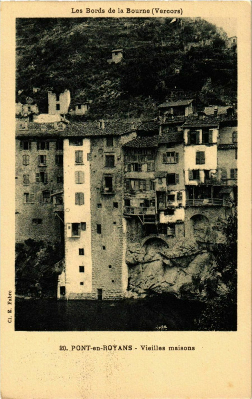 Carte postale ancienne Pont-en-Royas - Vieilles Maisons France à Royas