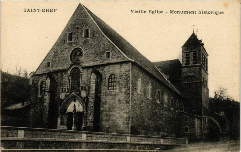 Carte postale ancienne Saint-Chef - Vieille Eglise - Monument Historique France à Saint-Chef