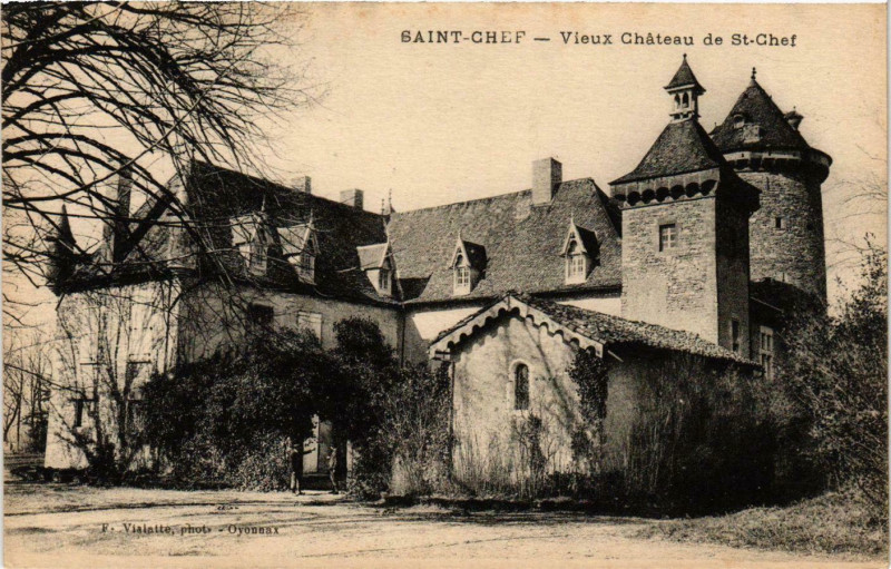 Carte postale ancienne Saint-Chef - Vieux Chateau de St-Chef France à Saint-Chef