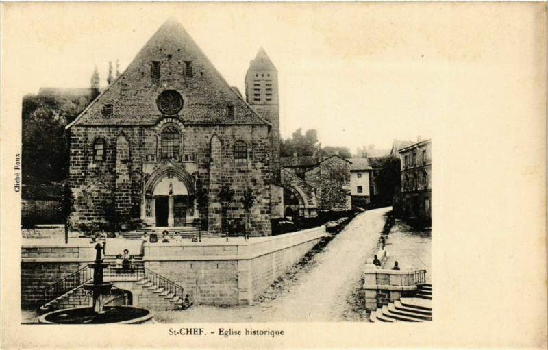 Carte postale ancienne Saint-Chef - Eglise Historique France à Saint-Chef