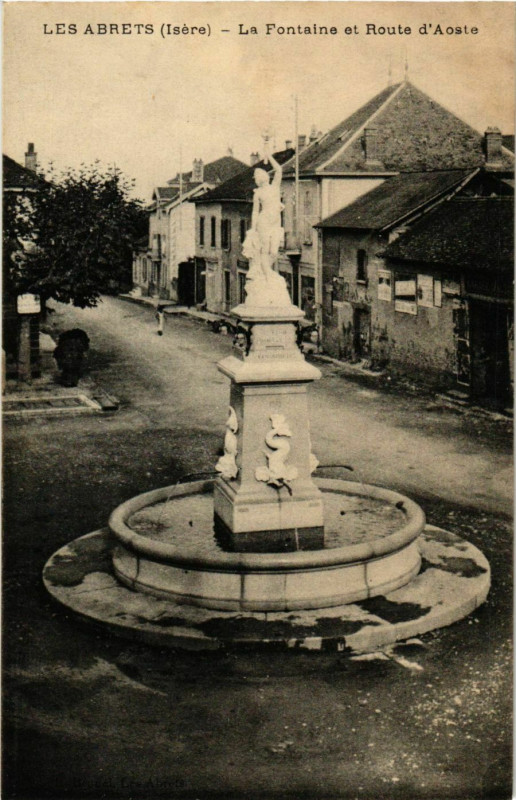 Carte postale ancienne Les Abrets - La Fontaine et Route d'Aoeste France à Fontaine