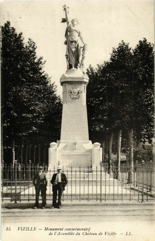 Carte postale ancienne Vizille - Monument Commemoratif France à Vizille
