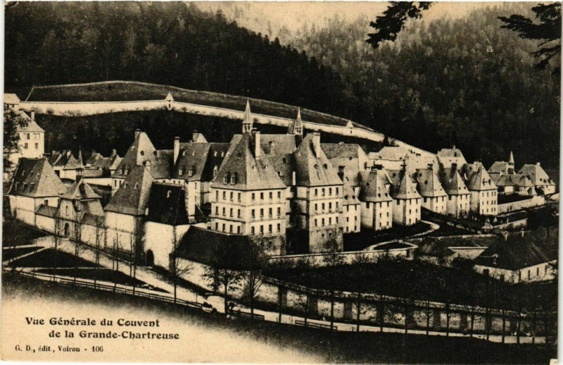 Carte postale ancienne Vue Générale du Couvent de la Grande-Chartreuse à Saint-Pierre-de-Chartreuse