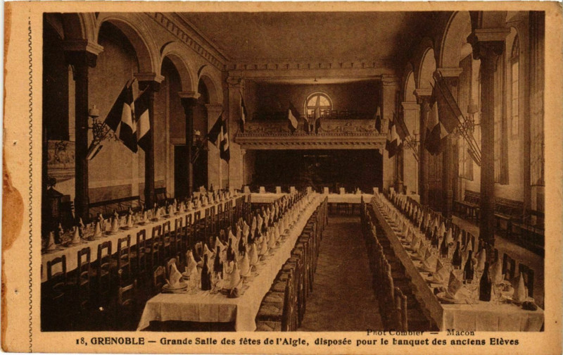 Carte postale ancienne Grenoble - Grande Salle des Fetes de l'Aigle France à Grenoble