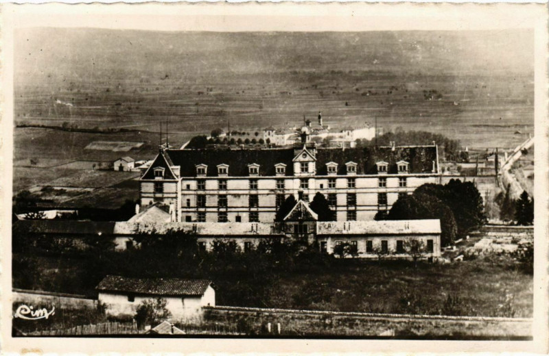Carte postale ancienne La Cote-Saint-Andre - Chateau Louis Xi France à La Côte-Saint-André
