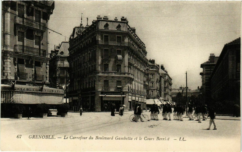 Carte postale ancienne Grenoble - Le Carrefour du Boulevard Gambetta France à Grenoble