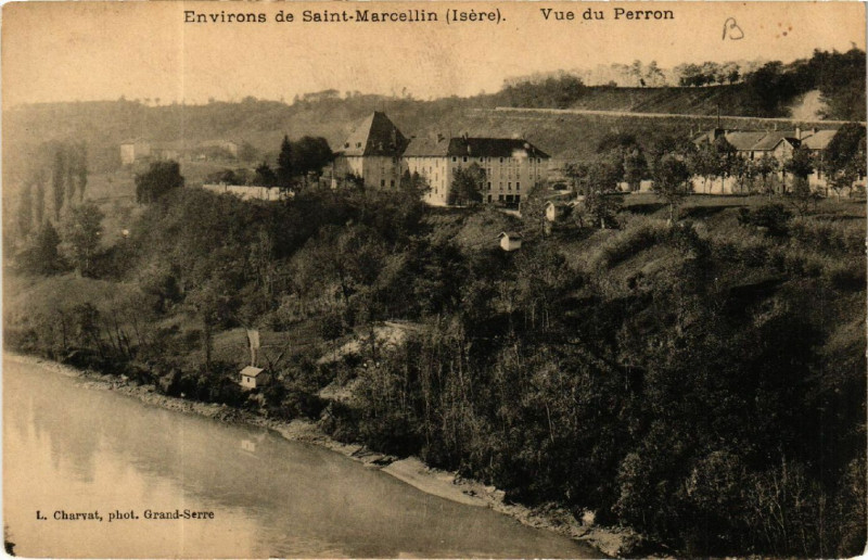 Carte postale ancienne Environs de Saint-Marcellin (Isere) - Vue du Perron à Saint-Marcellin