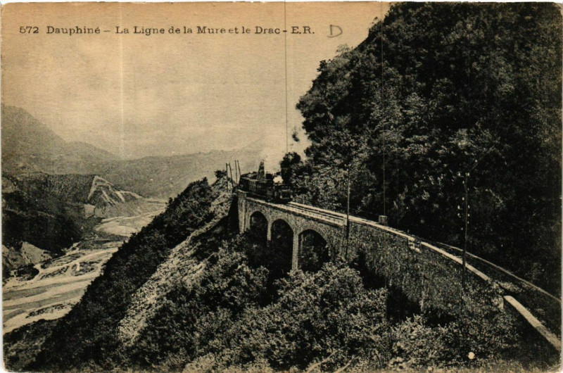 Carte postale ancienne Dauphine - La Ligne de La Mure et le Drac à La Mure