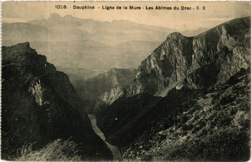 Carte postale ancienne Dauphine - Ligne de la Mure - Les Abimes du Drac à La Mure