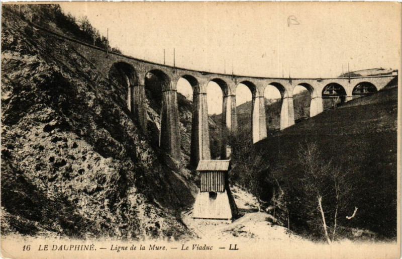 Carte postale ancienne Le Dauphine - Ligne de La Mure - Le Viaduc à La Mure