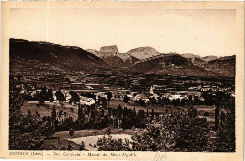 Carte postale ancienne Prebois (Isere) - Vue Generale du Mont-Aiguille à Prébois