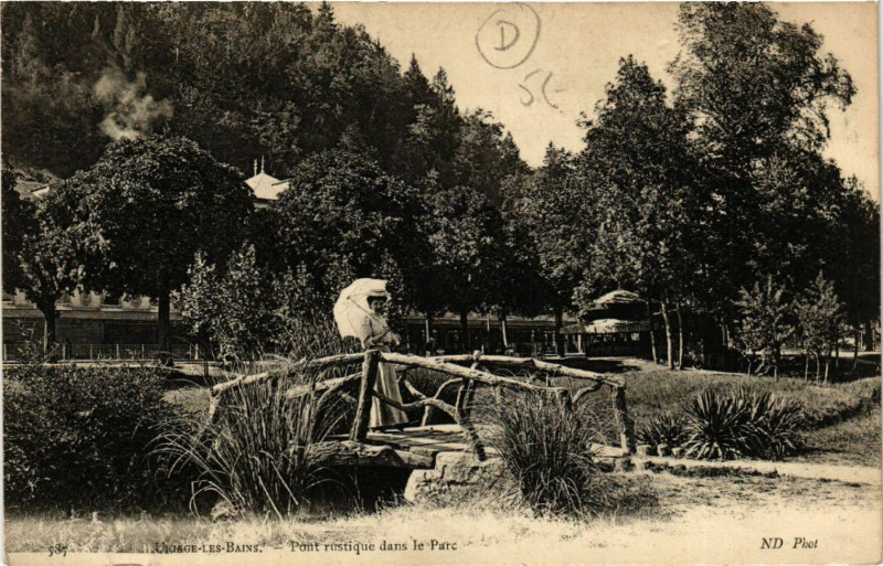 Carte postale ancienne Uriage-les-Bains - Pont Rustique dans le Parc
