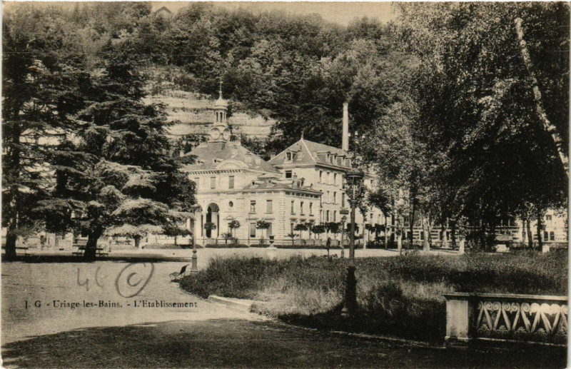 Carte postale ancienne Uriage-les-Bains - L'Etablissement