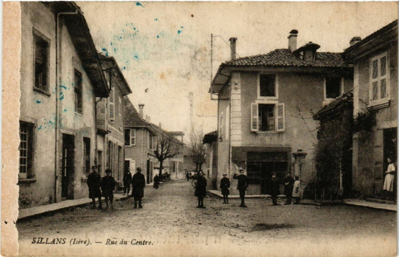 Carte postale ancienne Sillans - Rue du Centre à Sillans