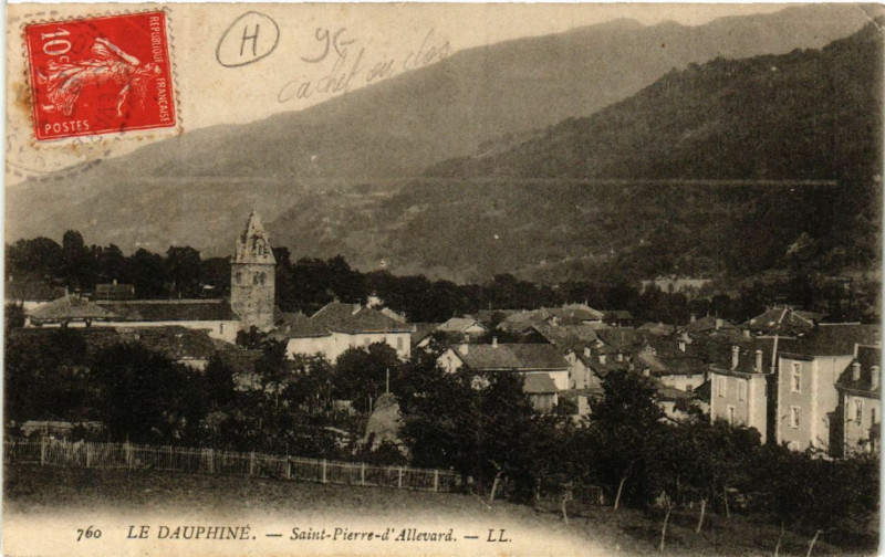 Carte postale ancienne Saint-Pierre-d'Allevard - Vue générale - Le Dauphiné à Allevard