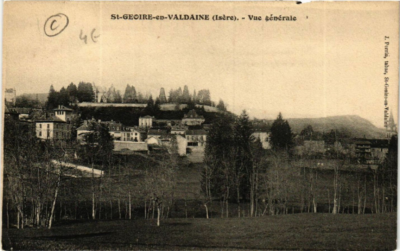 Carte postale ancienne Saint-Geoire-en-Valdaine - Vue générale à Saint-Geoire-en-Valdaine