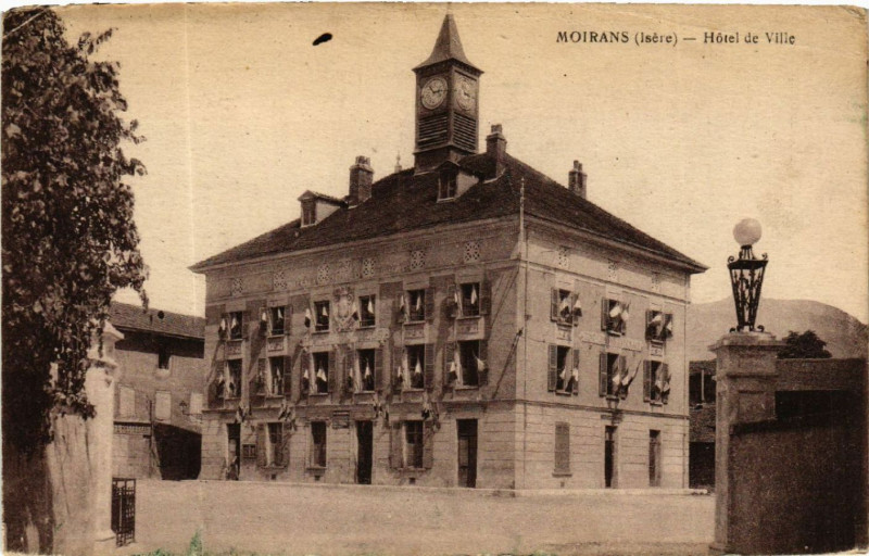 Carte postale ancienne Moirans - Hotel de Ville à Moirans