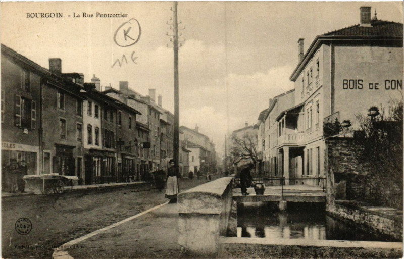 Carte postale ancienne Bourgoin - La Rue Pontcottier