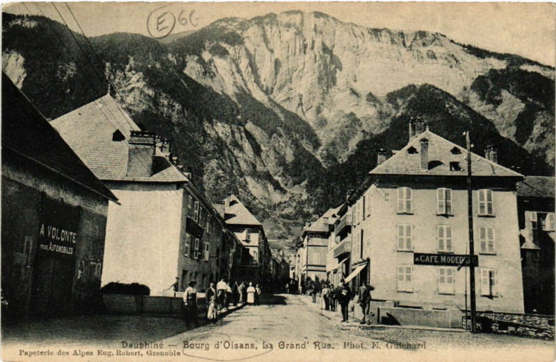 Carte postale ancienne Bourg-d'Oisans - La Grand' Rue - Dauphine