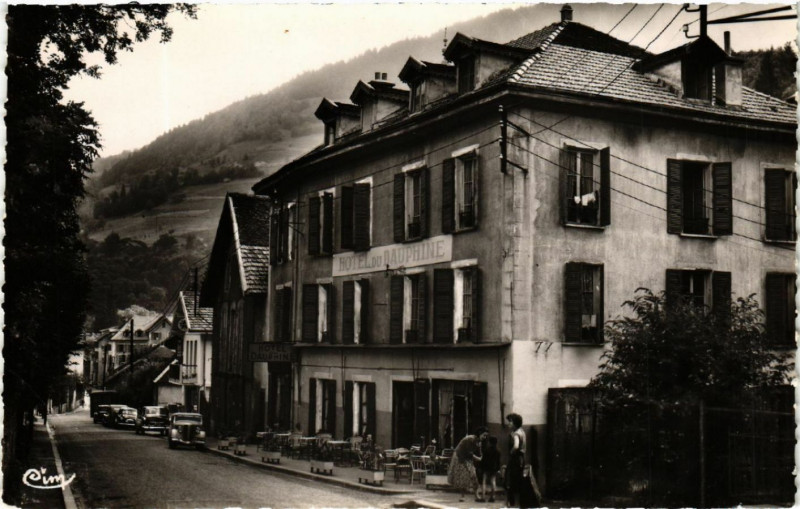 Carte postale ancienne Allevard-les-Bains - Hotel du Dauphiné à Allevard