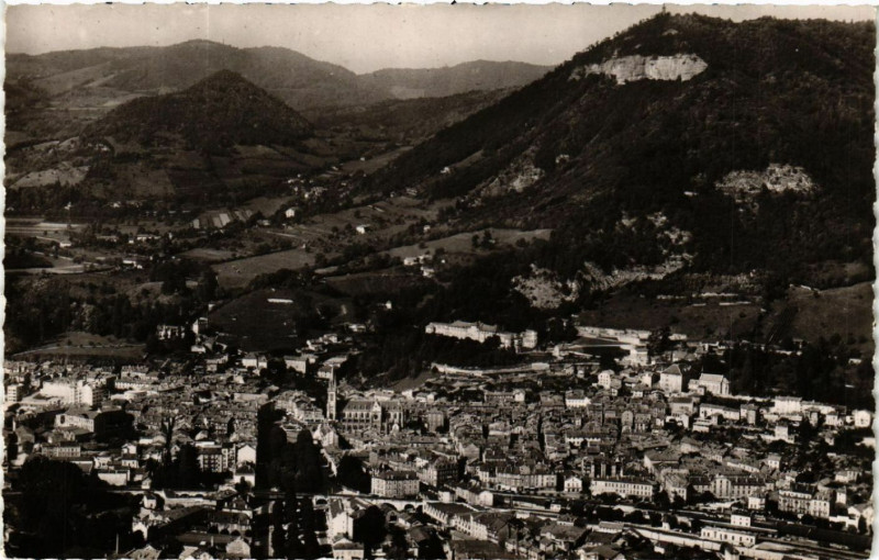 Carte postale ancienne Voiron - Voiron-Chartreuse - Vue générale Aerienne à Voiron