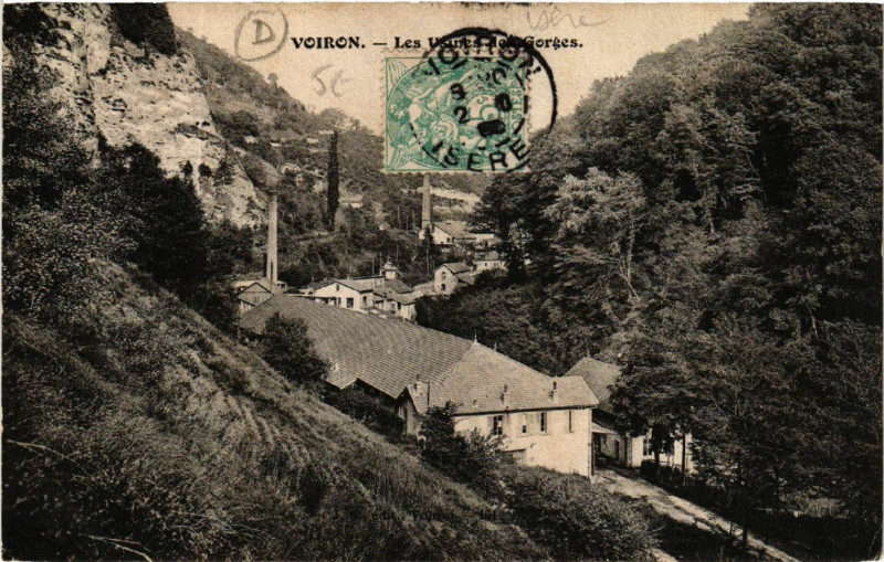 Carte postale ancienne Voiron - Les Usines des Gorges à Voiron