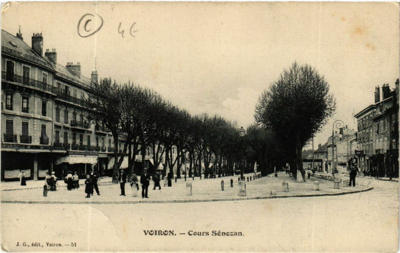 Carte postale ancienne Voiron - Cours Senozan à Voiron