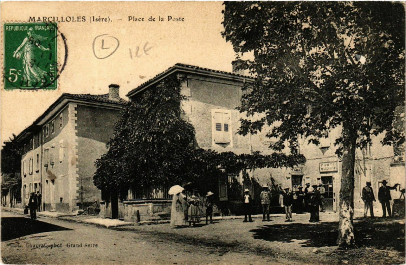 Carte postale ancienne Marcilloles - Place de la Poste à Marcilloles