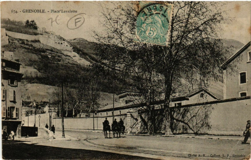 Carte postale ancienne Grenoble - Place LAVALette à Grenoble