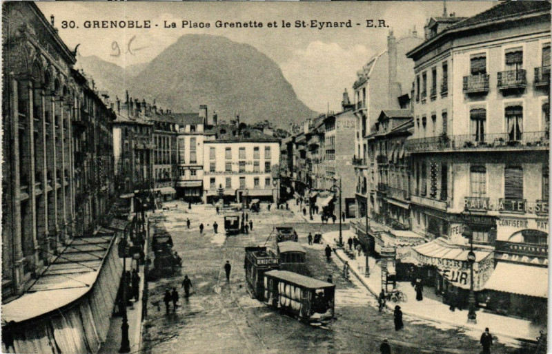 Carte postale ancienne Grenoble - La Place Grenette et le St-Eynard à Grenoble