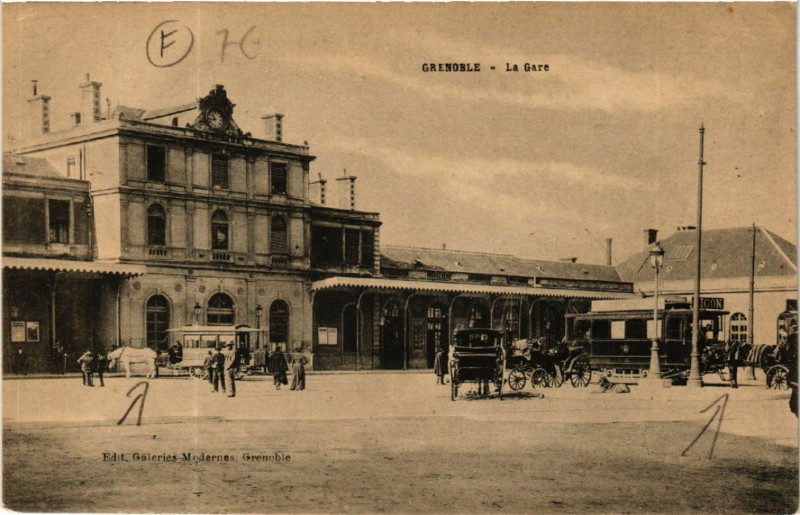 Carte postale ancienne Grenoble - La gare à Grenoble