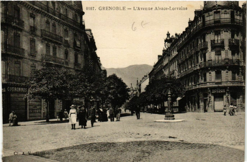 Carte postale ancienne Grenoble - L'Avenue Alsace-Lorraine à Grenoble