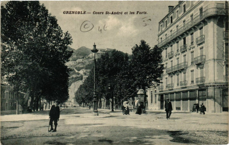 Carte postale ancienne Grenoble - Cours St-Andre et les Forts à Grenoble