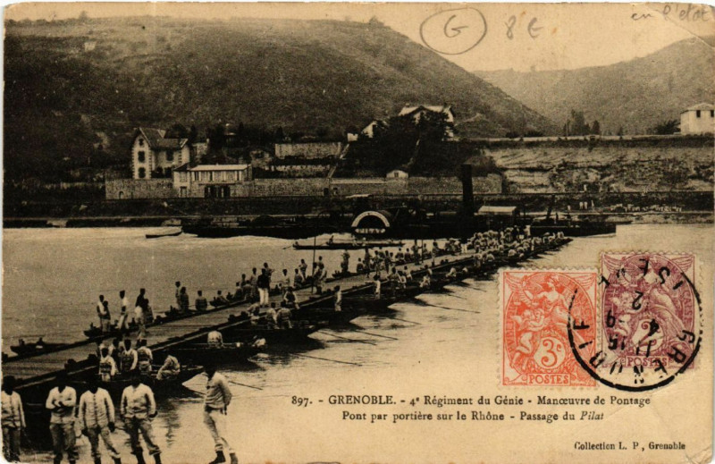 Carte postale ancienne Grenoble - 4e Regiment du Genia - Manoeuvre de Pontage à Grenoble