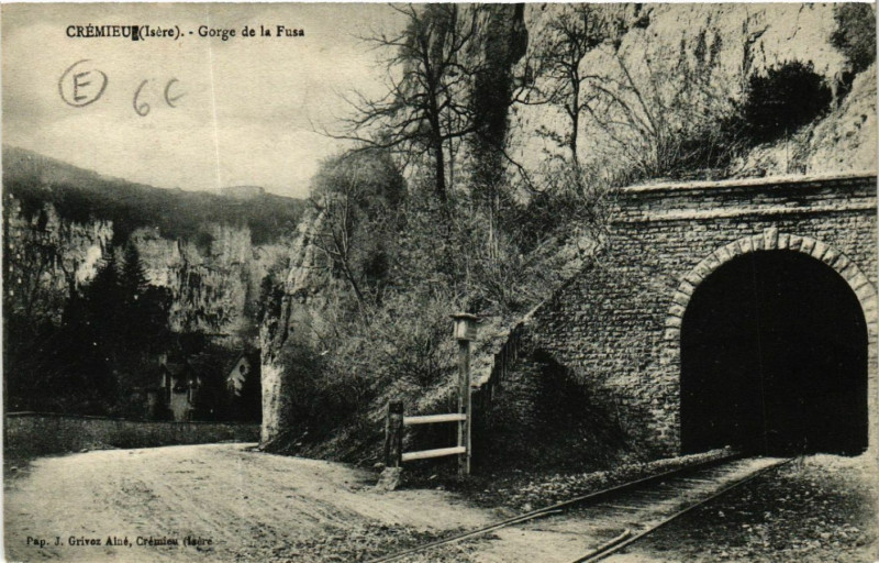 Carte postale ancienne Cremieu - Cremieu - Gorge de la Fusa à Dizimieu
