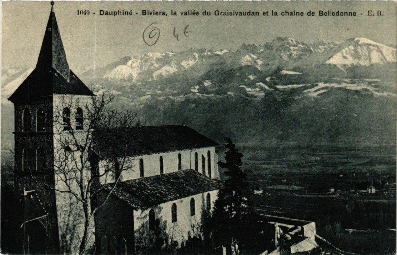 Carte postale ancienne Biviers - La vallée du Gresivaudan et la chaine de Belledonne à Biviers