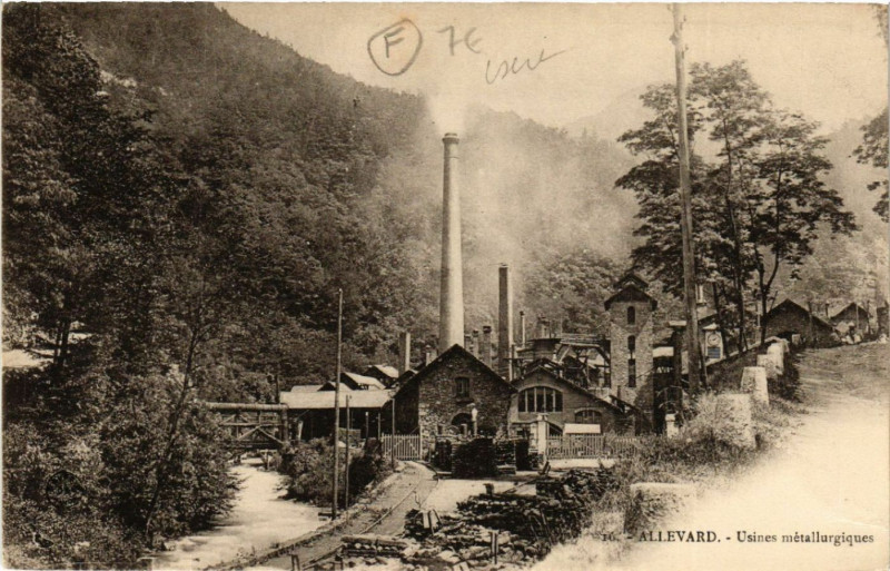 Carte postale ancienne Allevard - Usines Metallurgiques à Allevard