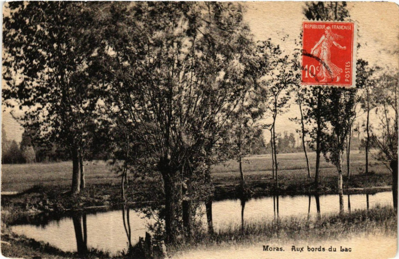 Carte postale ancienne Moras - Aux bords du Lac à Moras