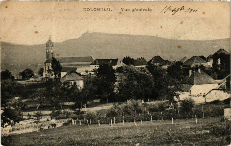 Carte postale ancienne Dolomieu - Vue générale à Dolomieu