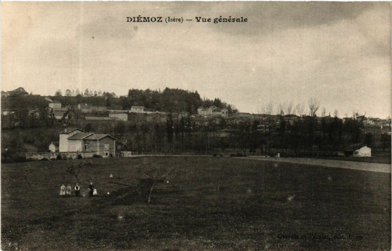 Carte postale ancienne Diemoz - Vue générale à Diémoz