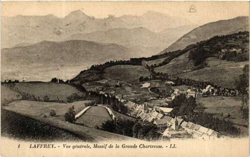 Carte postale ancienne Laffrey - Vue générale Massif de la Grande-Chartreuse à Laffrey
