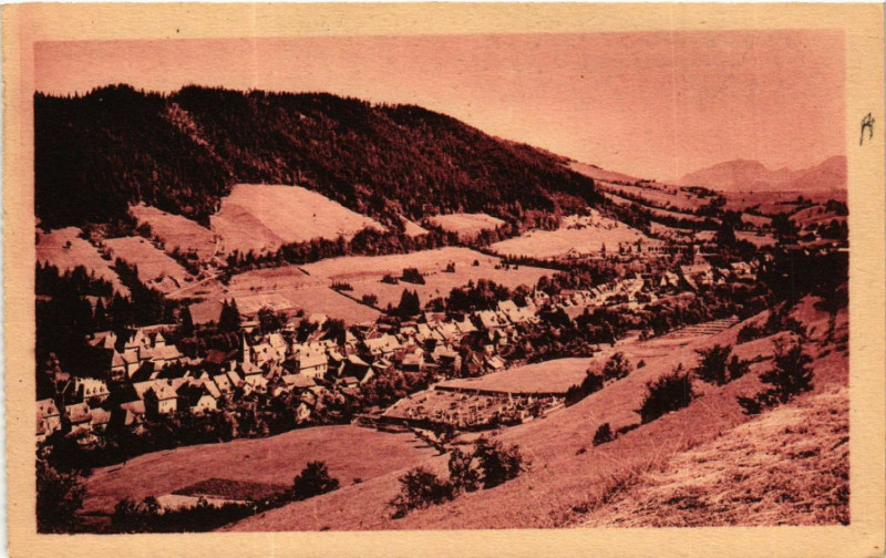 Carte postale ancienne Dauphiné - Monestier-de-Clermont (816 m) - Station Estivale et à Monestier-de-Clermont