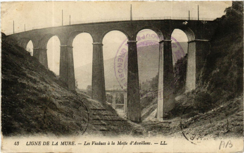 Carte postale ancienne Ligne de La Mure - Les Viaducs a la Motte d'Aveillans à La Motte-d'Aveillans