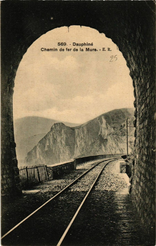 Carte postale ancienne Dauphiné - Chemin de fer de La Mure à La Mure