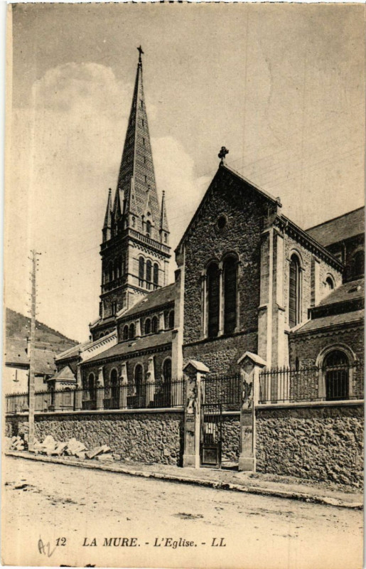 Carte postale ancienne La Mure - L'Eglise à La Mure