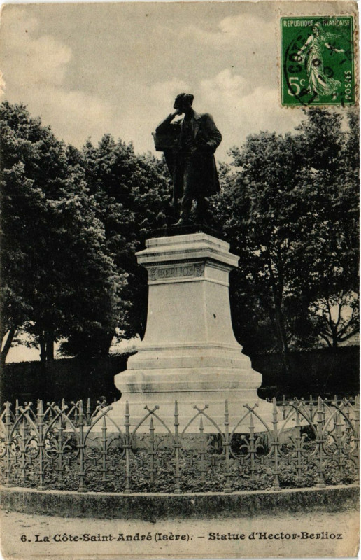 Carte postale ancienne La Cote-Saint-Andre - Statue d'Hector-Berlioz à La Côte-Saint-André