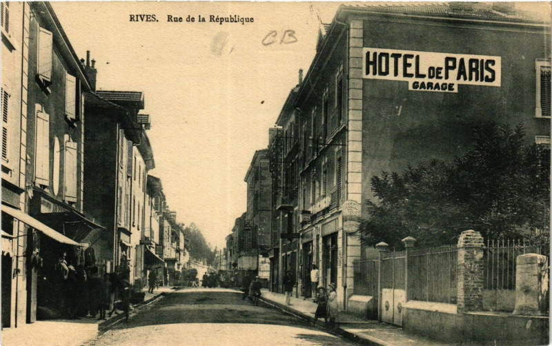 Carte postale ancienne Rives. Rue de la Republique à Rives