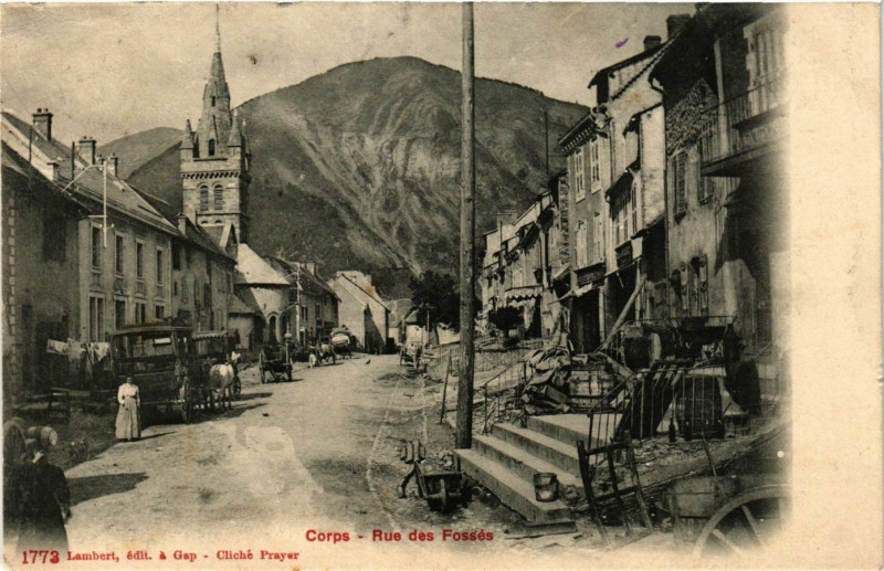 Carte postale ancienne Corps - Rue des Fosses à Corps
